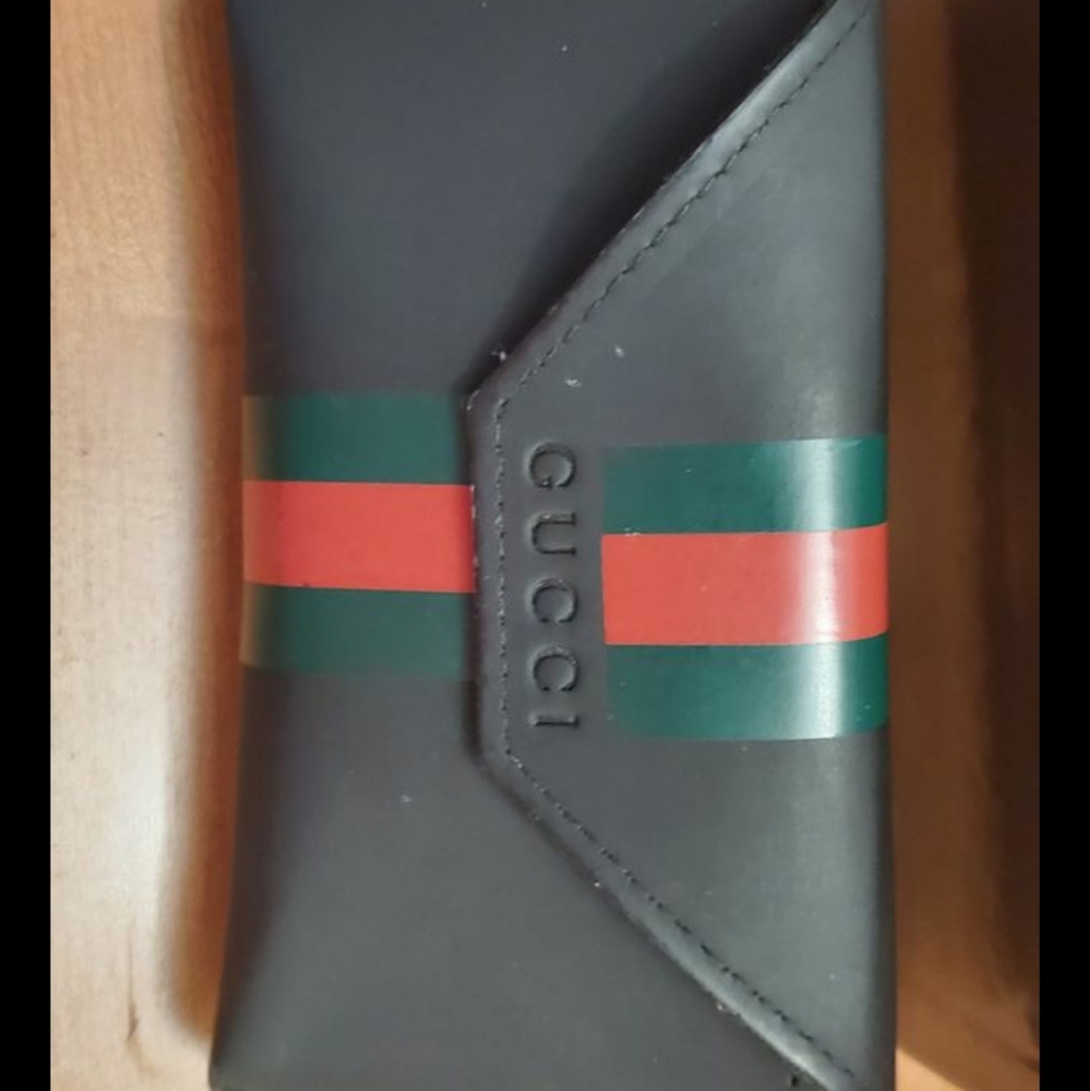 Gucci - Picture 6 of 6